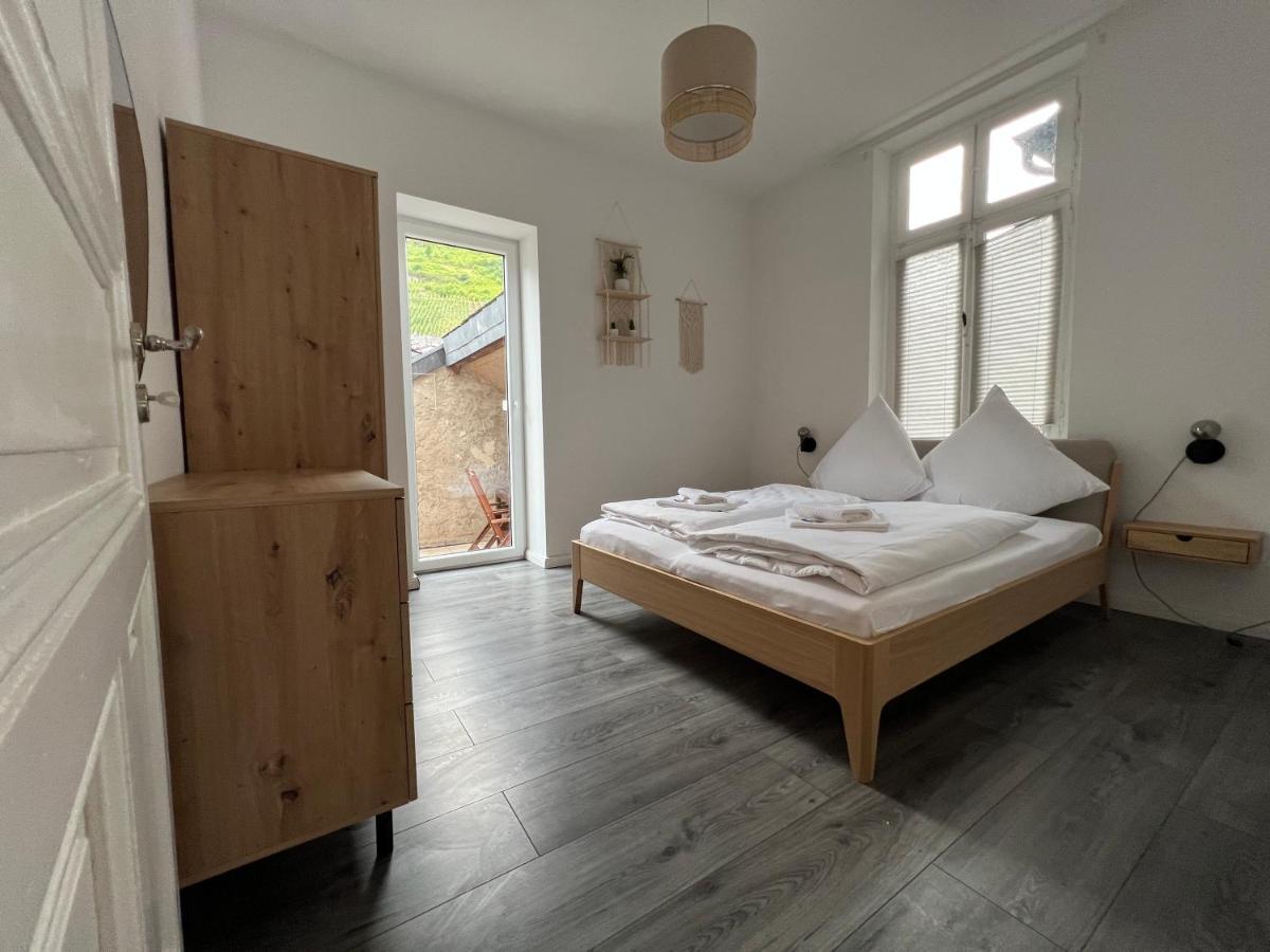 Direkter Moselblick I Altbau I 4 Personen I Terrasse Apartman Sankt Aldegund Kültér fotó